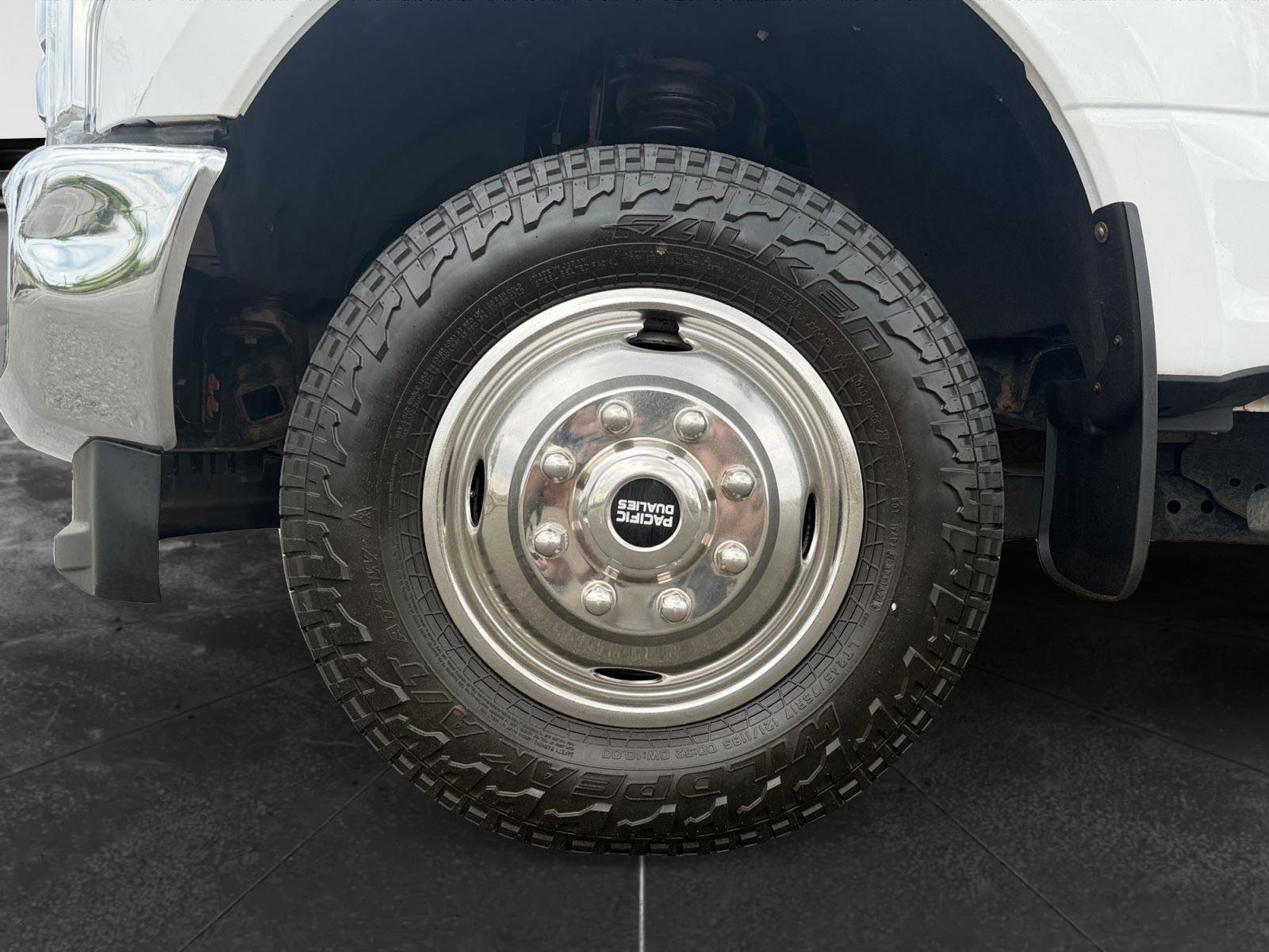 Used 2018 Ford F350 XLT AWD/4WD image 9