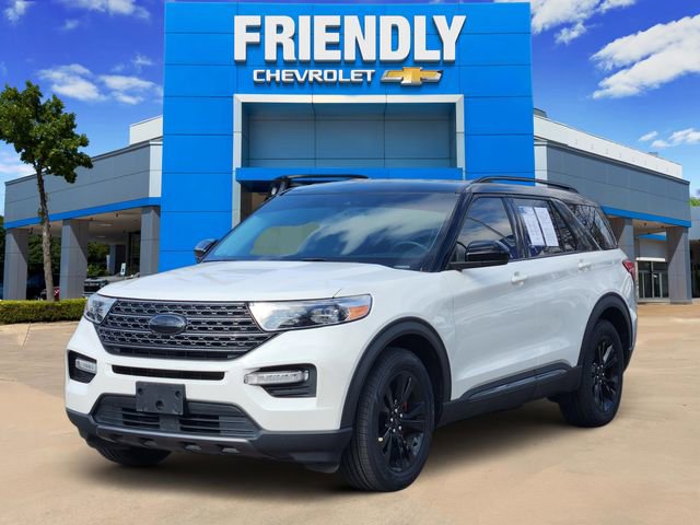 Used 2023 Ford Explorer XLT w/ Equipment Group 202A image 3