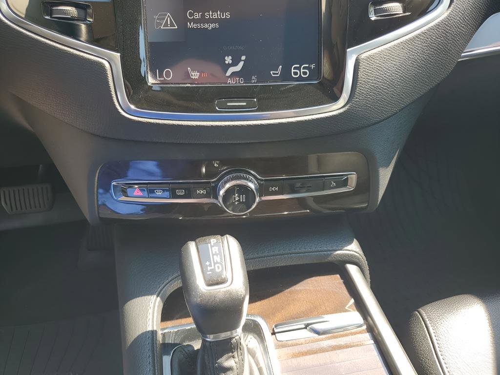 Used 2017 Volvo XC90 T5 Momentum w/ Vision Package image 36