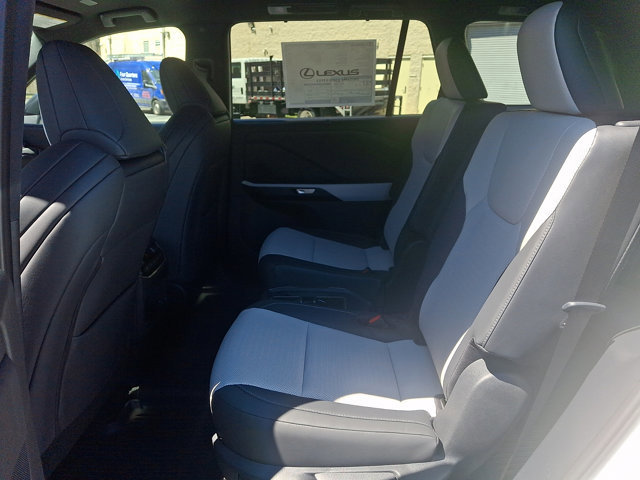 New 2026 Lexus TX 500h AWD image 5