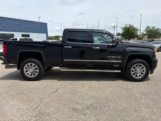 Used 2019 GMC Sierra 2500 Denali AWD/4WD image 6