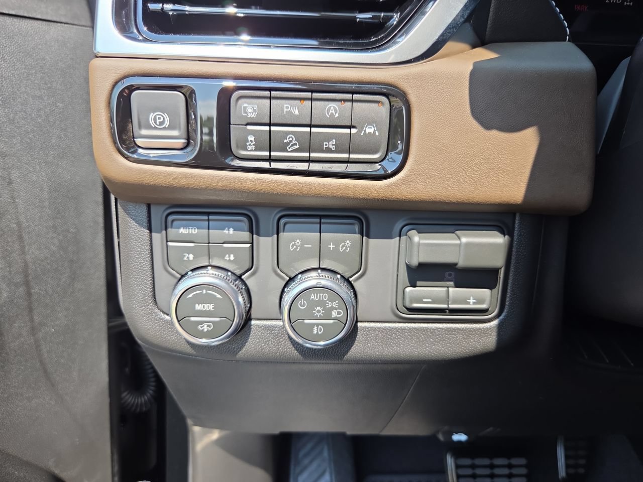 New 2026 GMC Yukon XL Denali Ultimate AWD/4WD image 18