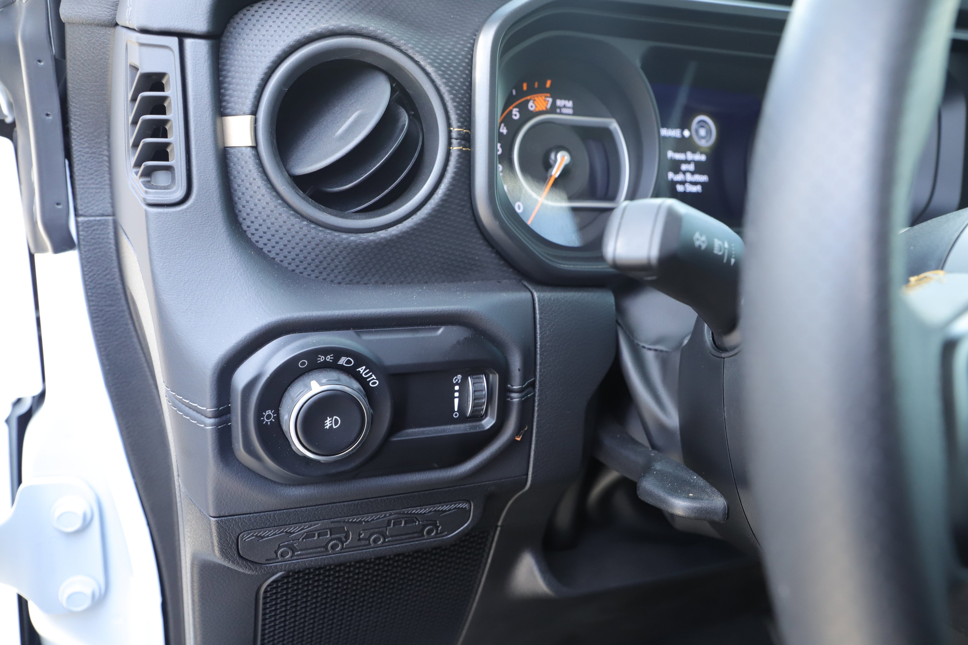 Used 2025 Jeep Wrangler Unlimited Rubicon 392 image 9