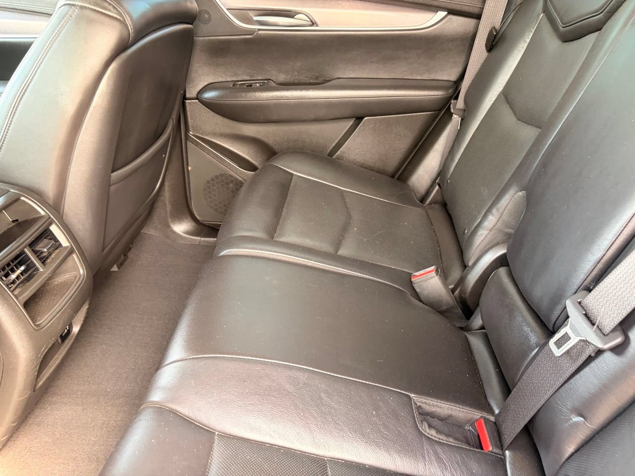 Used 2018 Cadillac XT5 Luxury FWD image 16