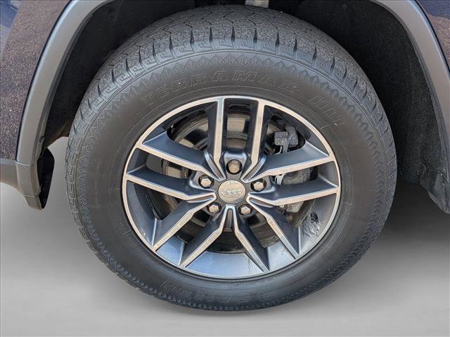 Used 2018 Jeep Grand Cherokee Laredo image 24