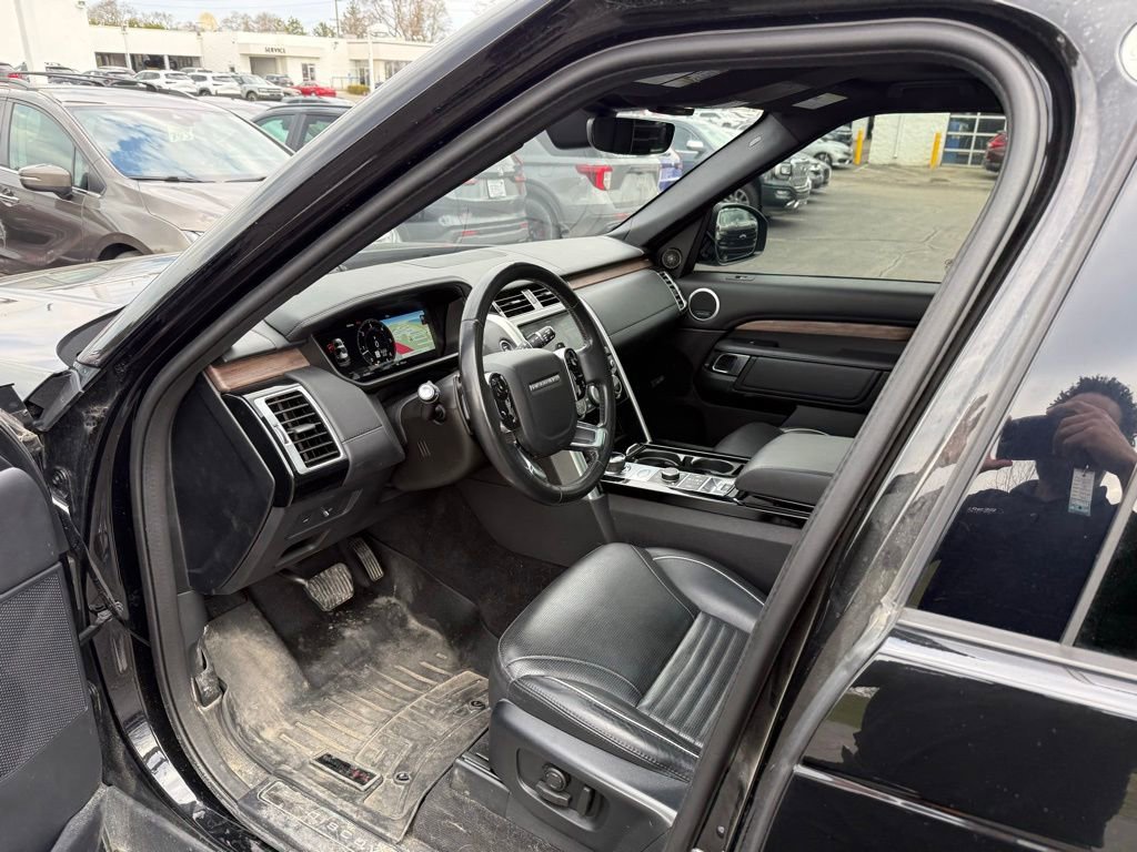 Used 2020 Land Rover Discovery HSE Luxury image 7