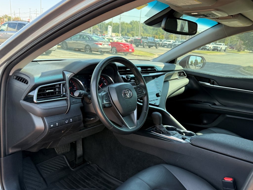 Used 2020 Toyota Camry XSE FWD image 11