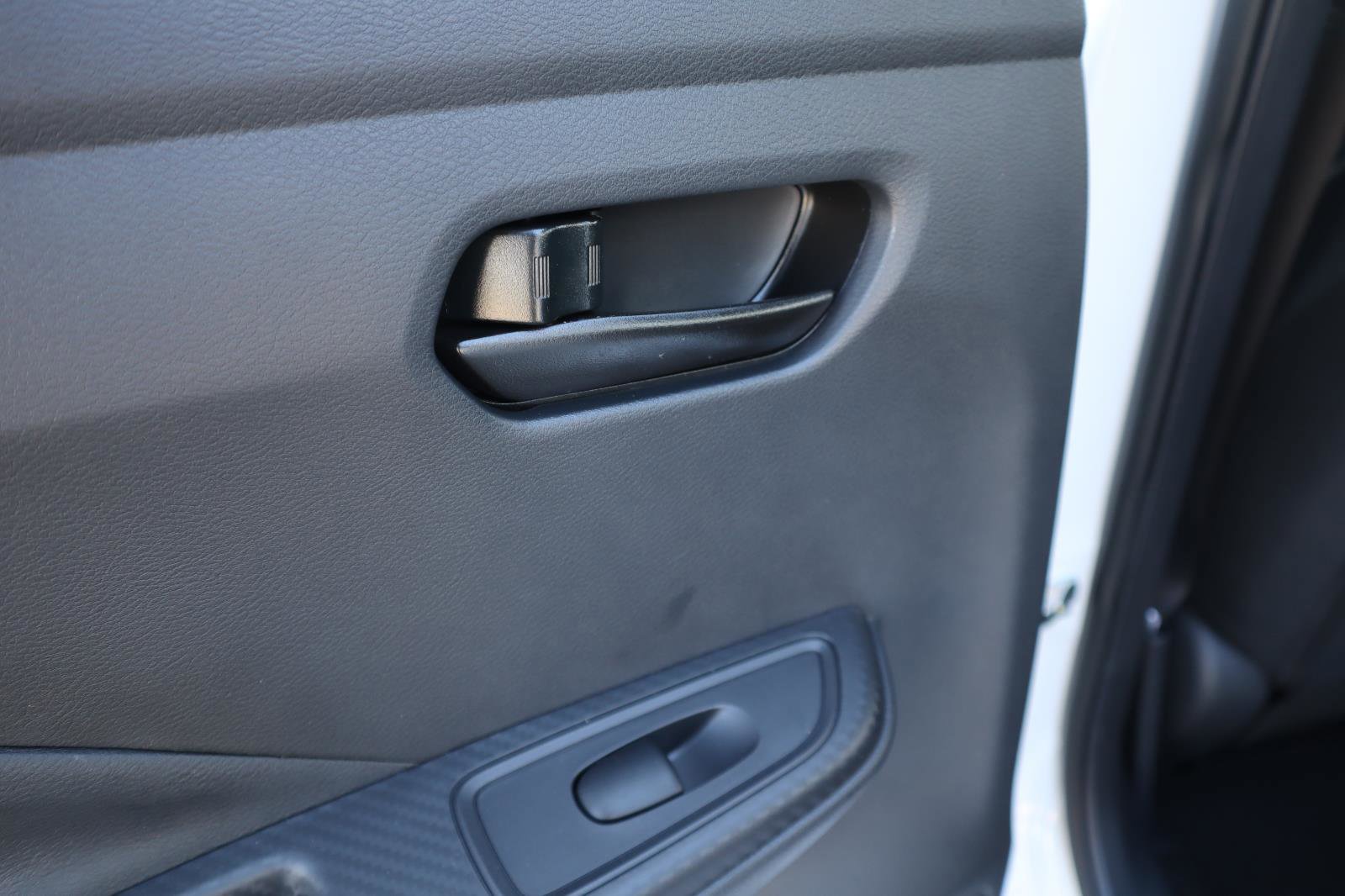 Used 2025 Nissan Versa S w/ Trunk Package image 33