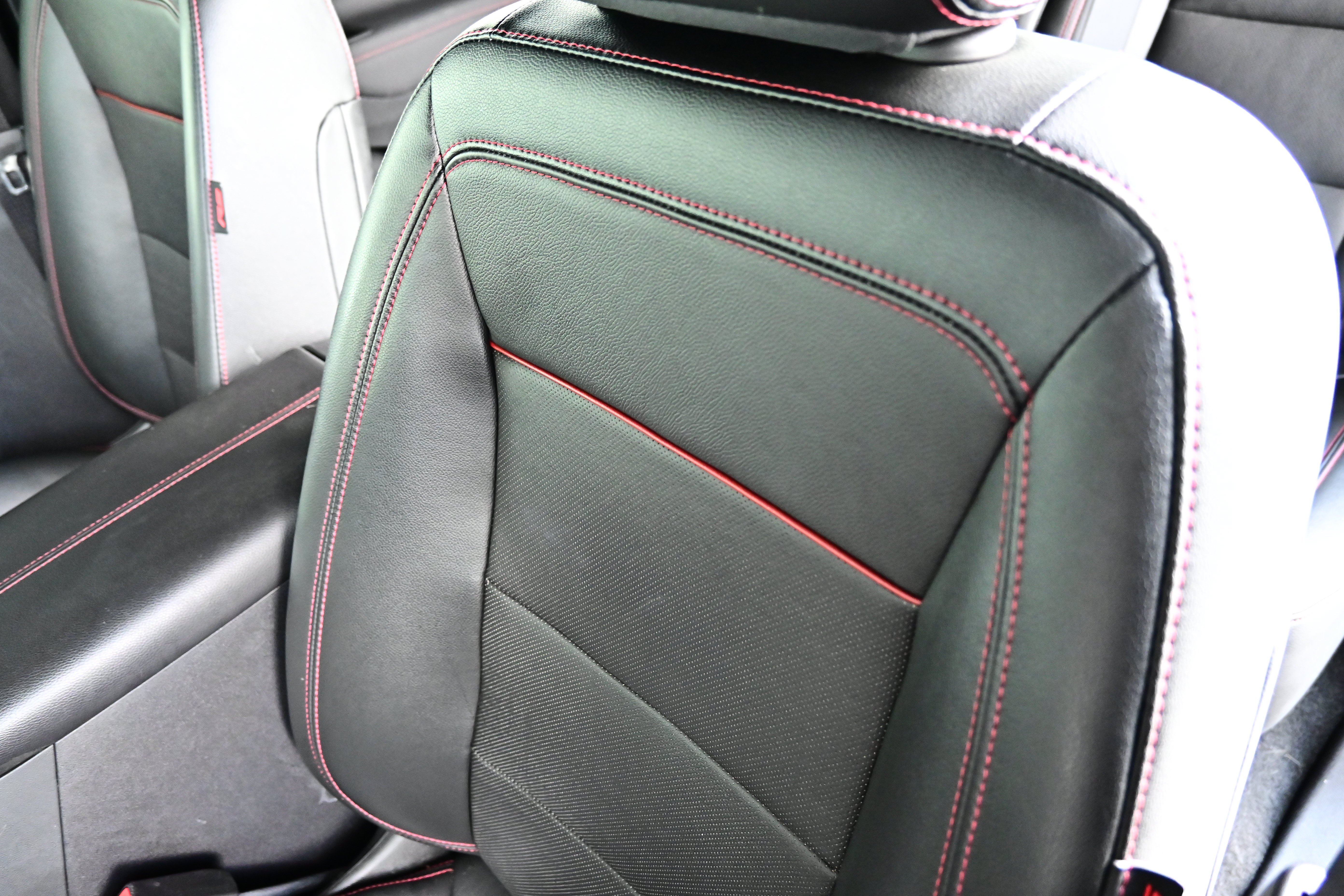 Used 2023 Chevrolet Equinox RS w/ RS Leather Package AWD/4WD image 23