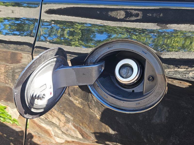 Used 2021 Chrysler Pacifica Touring-L FWD image 30