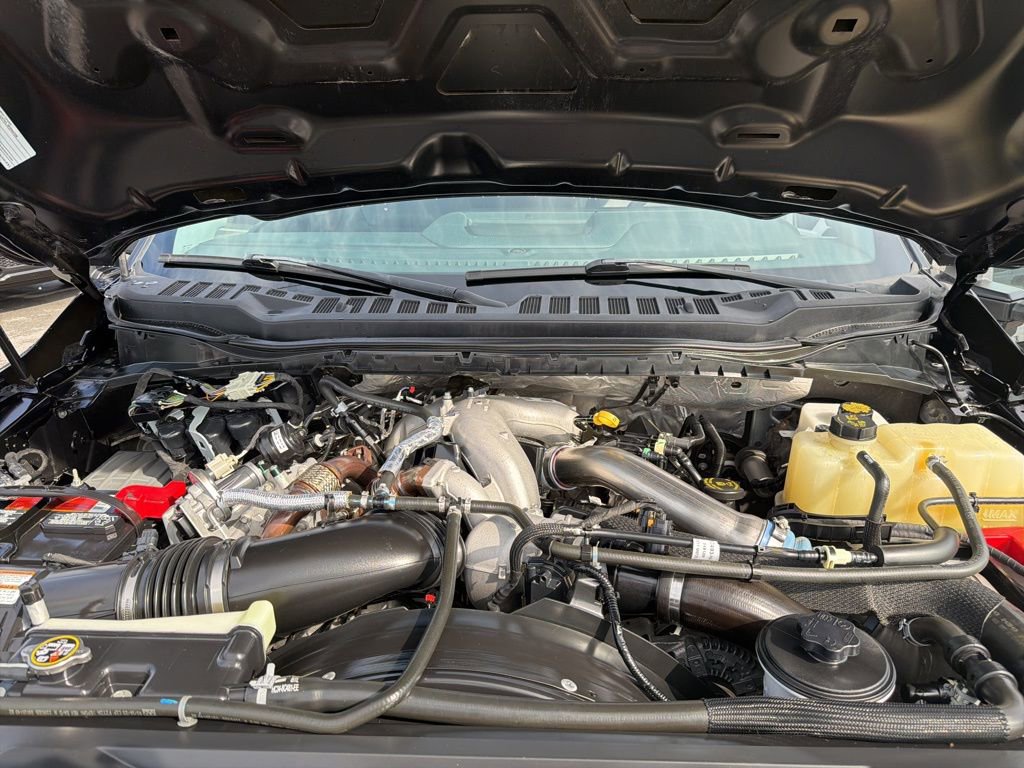 Used 2023 Ford F350 Lariat w/ FX4 Off-Road Package AWD/4WD image 16