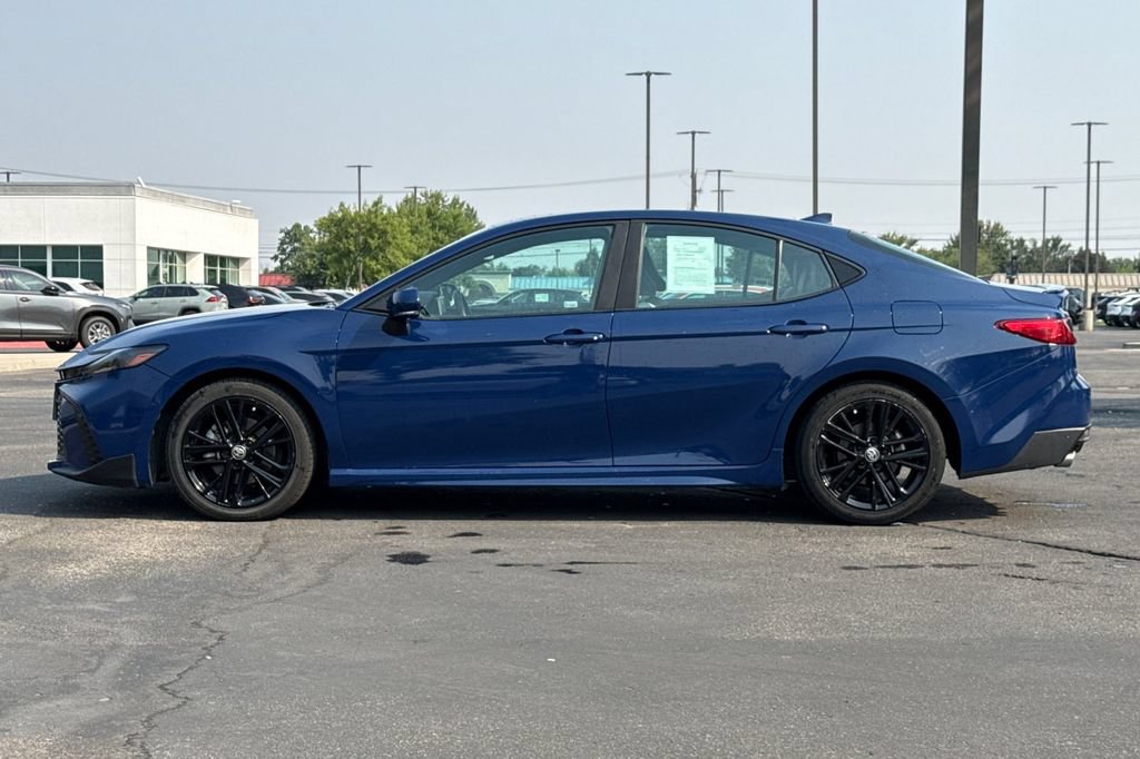 Used 2025 Toyota Camry SE FWD image 10