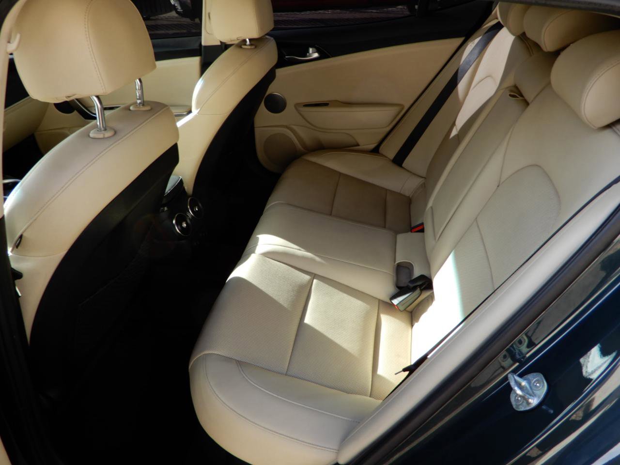 Used 2022 Kia Stinger GT-Line w/ Sun & Sound Package image 9