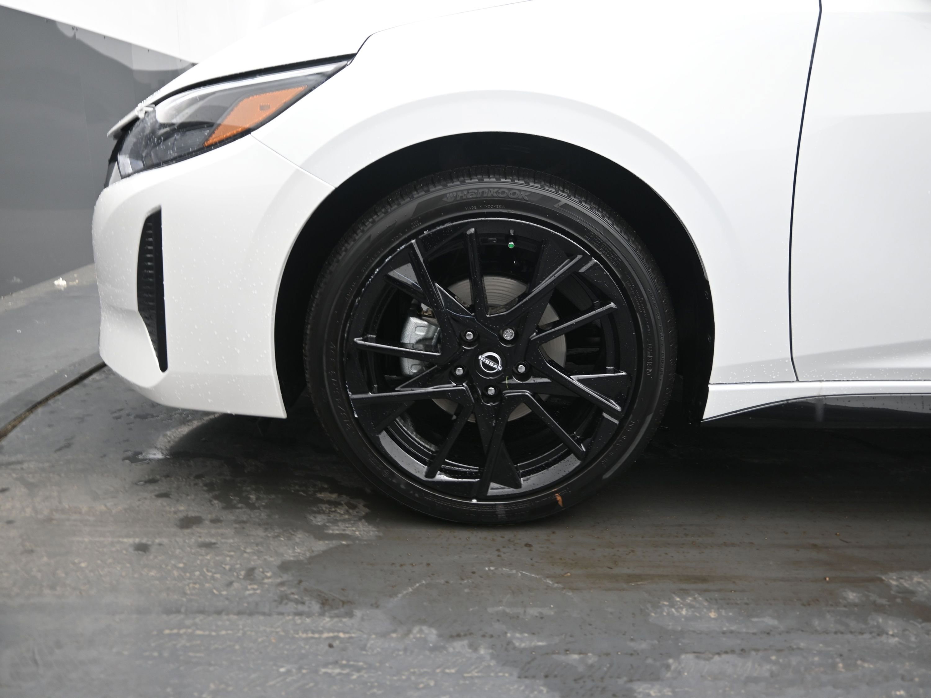 New 2025 Nissan Sentra SR w/ Midnight Edition image 9