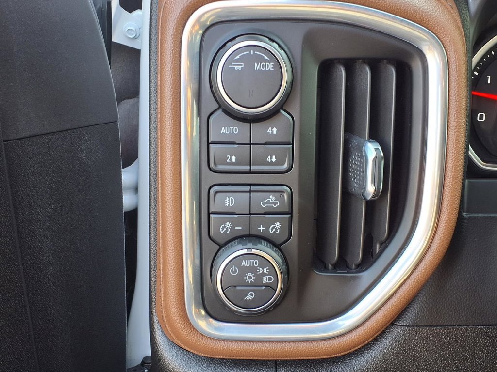 Used 2022 Chevrolet Silverado 2500 High Country w/ Safety Package II AWD/4WD image 9