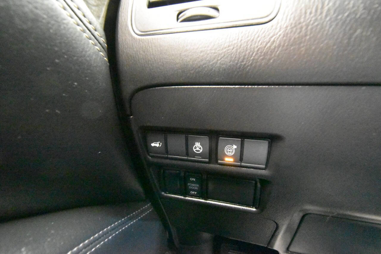 Used 2022 Nissan Armada Platinum w/ Captain's Chairs Package image 30