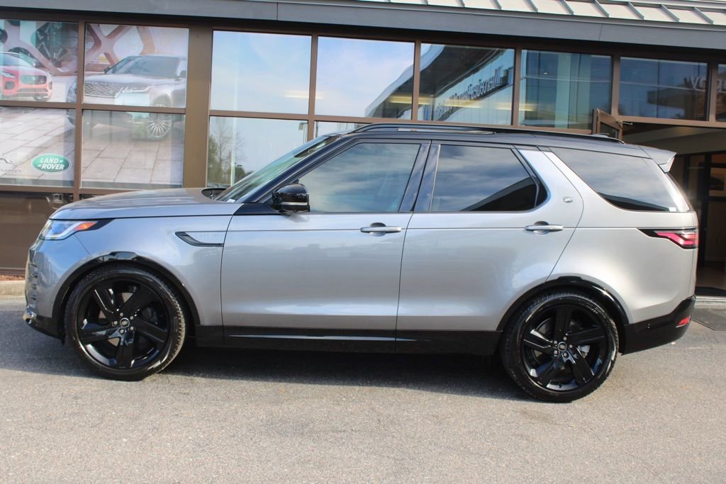 Certified 2025 Land Rover Discovery Dynamic SE image 10