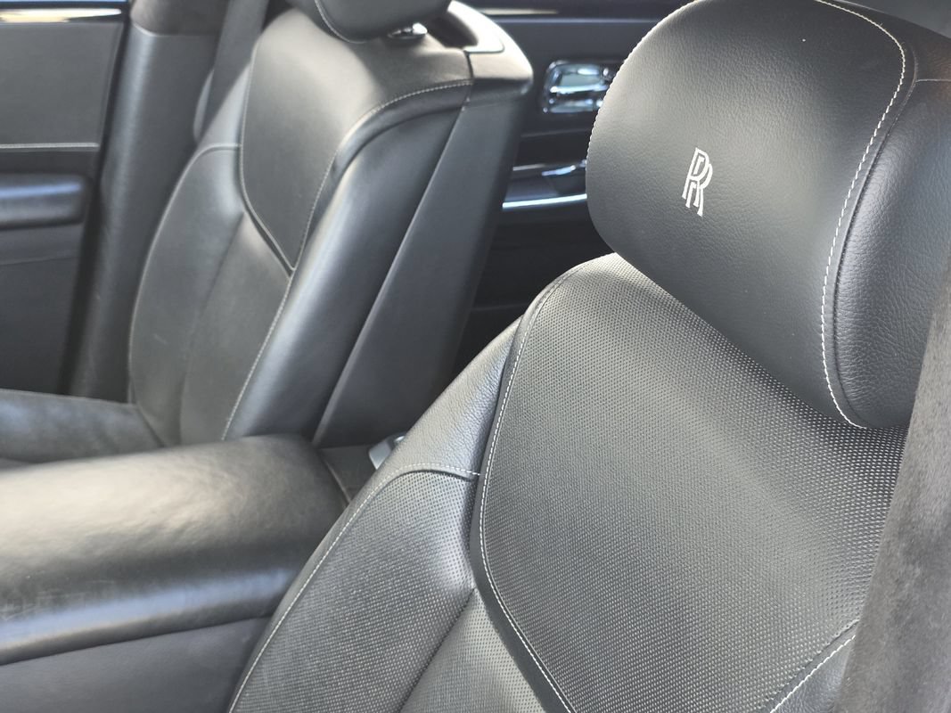 Used 2016 Rolls-Royce Ghost RWD image 24