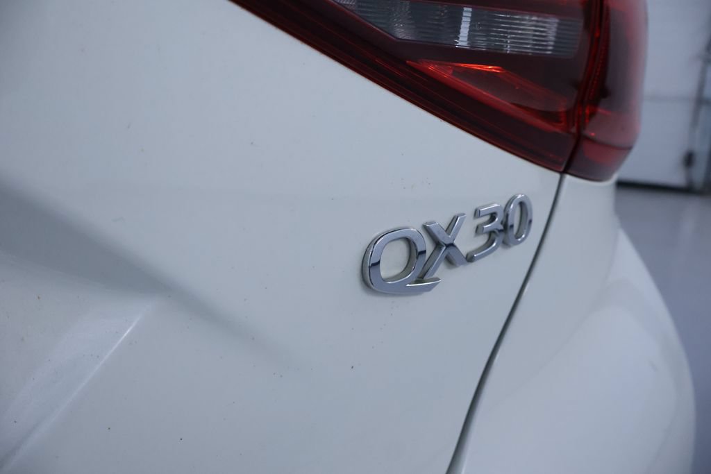 Used 2019 INFINITI QX30 AWD w/ Proassist Package image 10