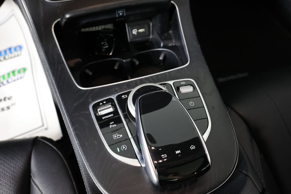 Used 2019 Mercedes-Benz E 300 4MATIC image 40
