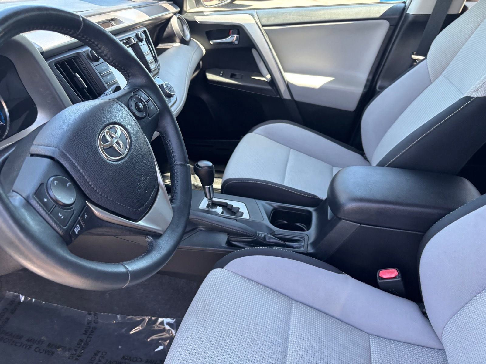 Used 2016 Toyota RAV4 XLE w/ Cargo Management Package image 21