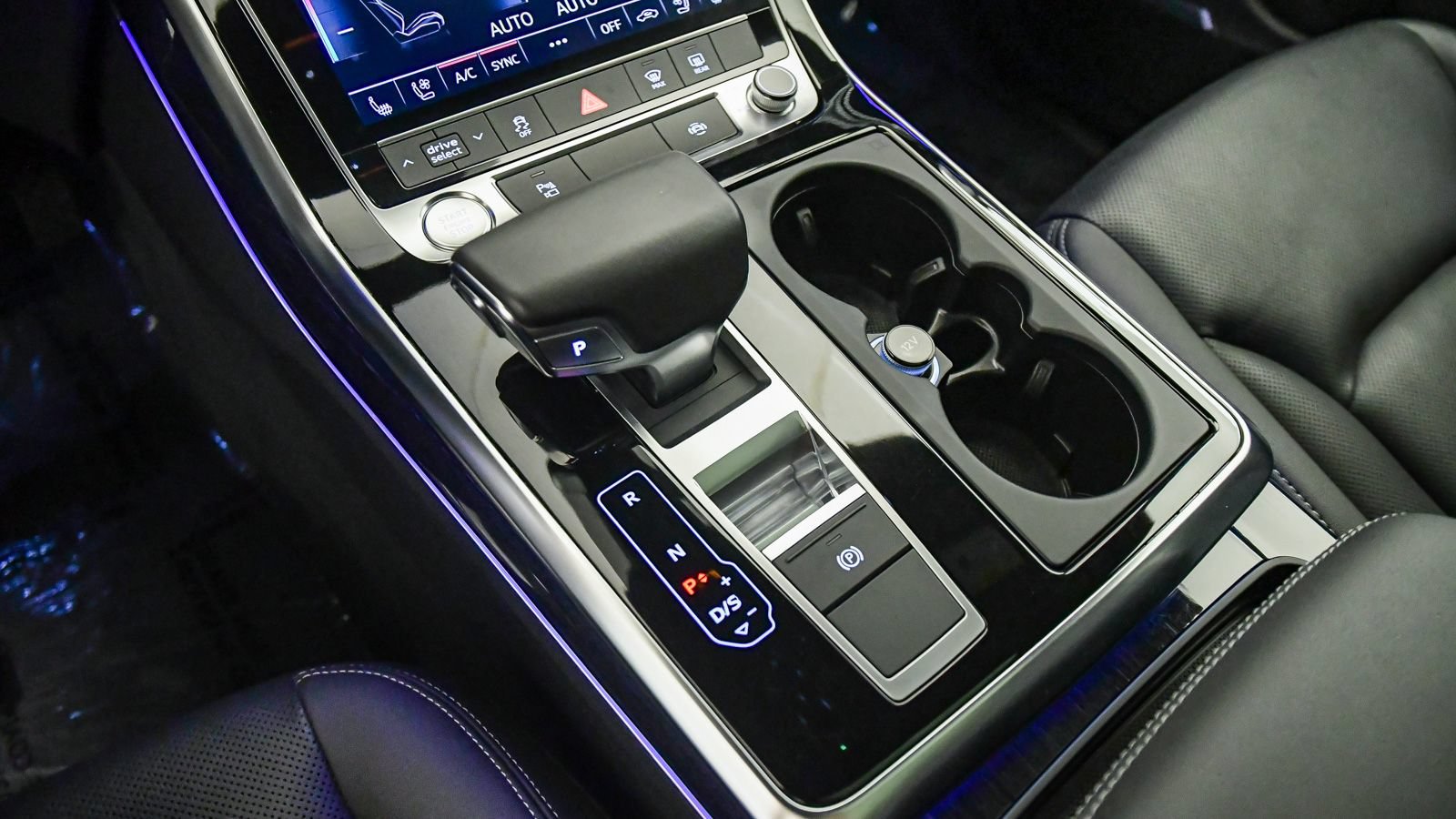 Used 2019 Audi Q8 Premium Plus AWD/4WD image 26