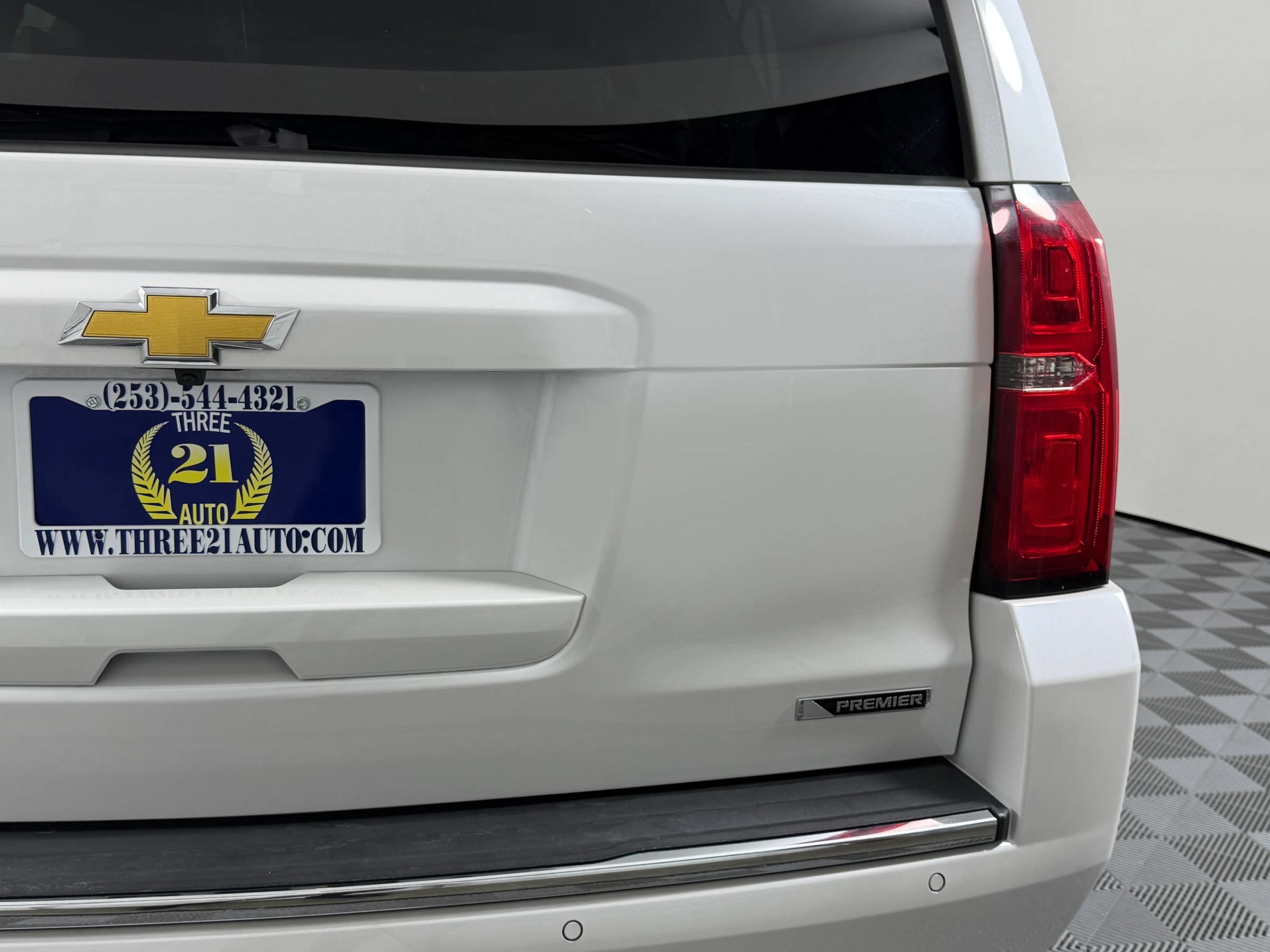 Used 2018 Chevrolet Suburban Premier AWD/4WD image 11
