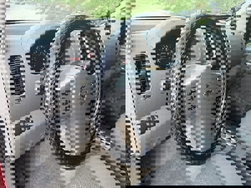 Used 2015 Nissan Frontier S image 16