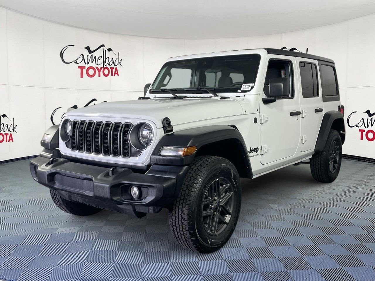 Used 2025 Jeep Wrangler Sport S AWD/4WD image 2