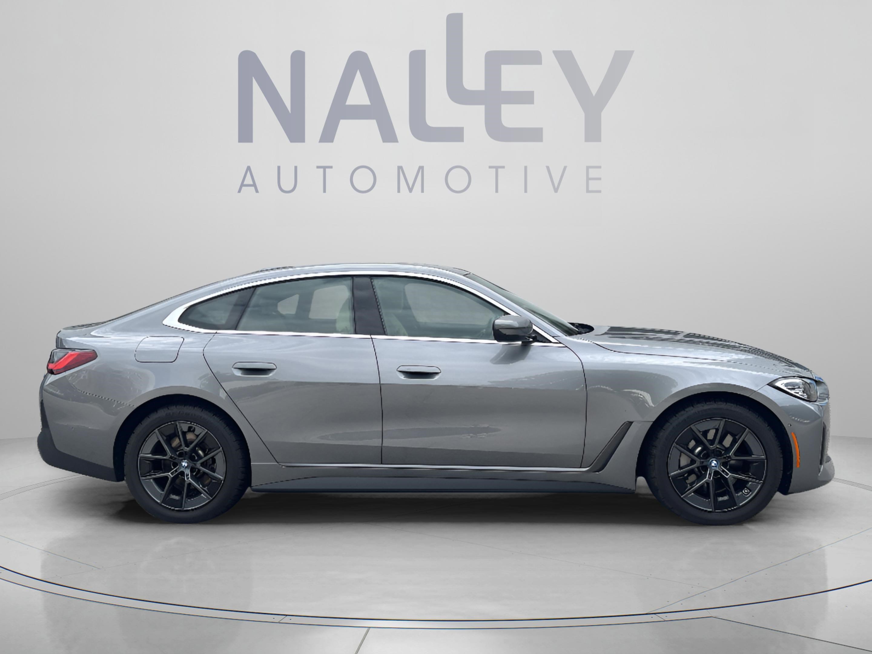 Used 2023 BMW i4 eDrive35 RWD image 7
