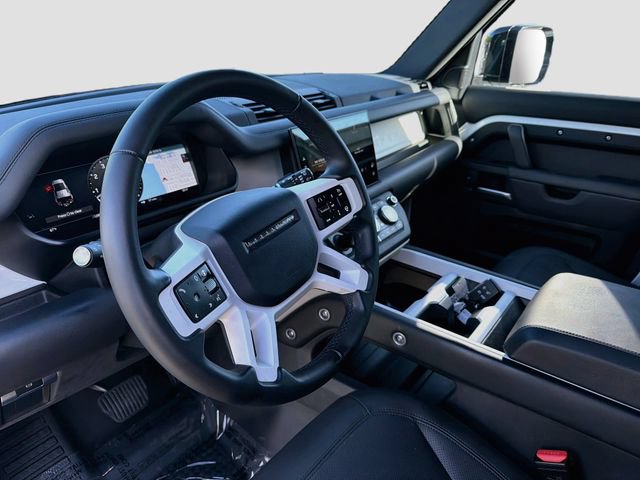 Used 2025 Land Rover Defender 110 X-Dynamic SE AWD/4WD image 9
