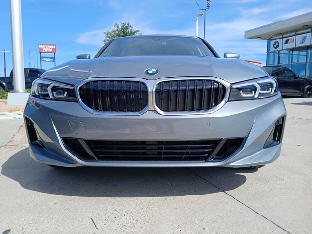 New 2026 BMW 330i Sedan w/ Convenience Package RWD image 2