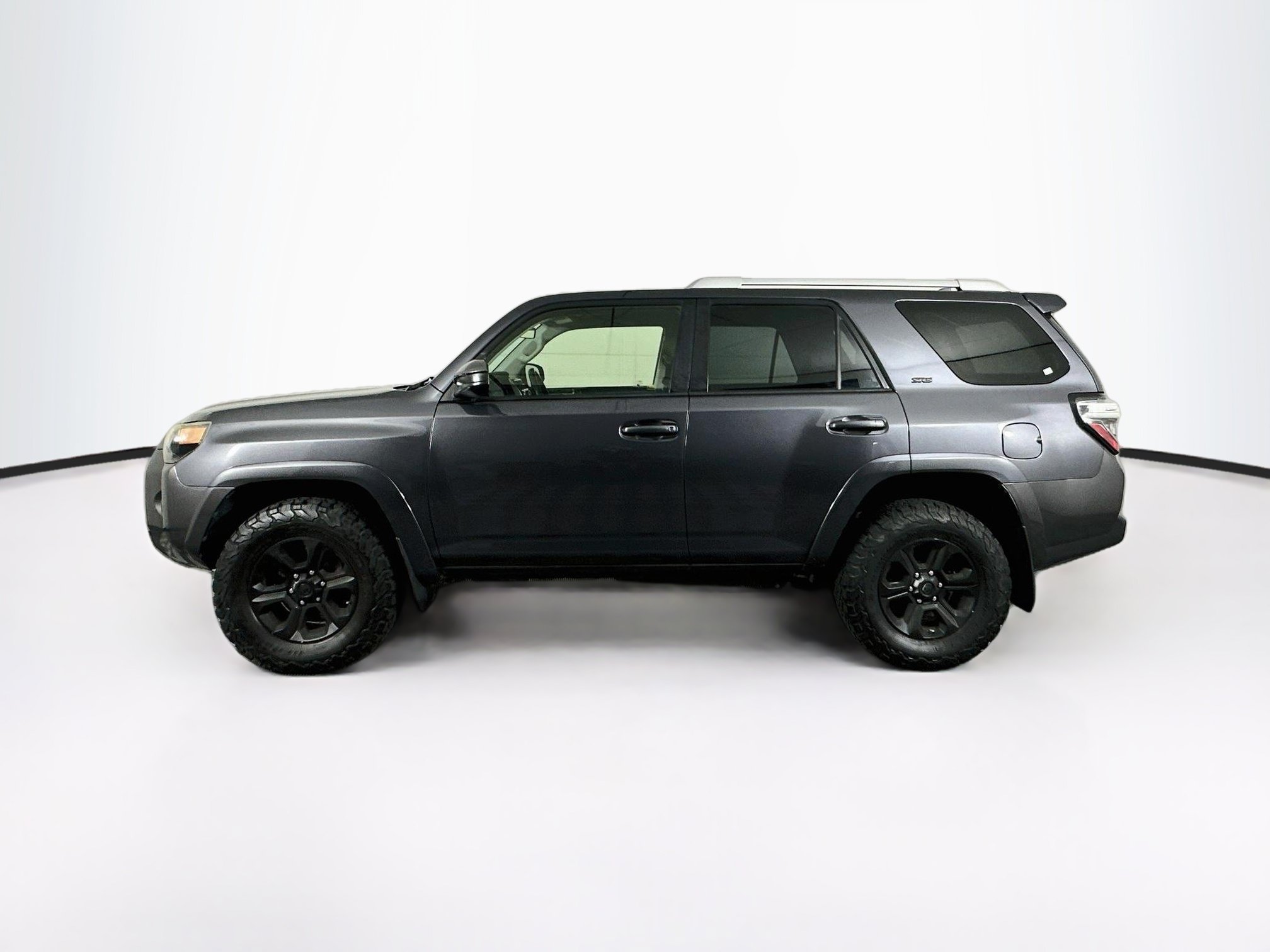 Used 2016 Toyota 4Runner SR5 AWD/4WD image 4