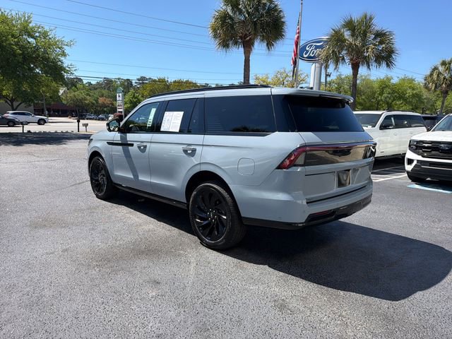 Used 2025 Lincoln Navigator Reserve w/ Jet Appearance Package AWD/4WD image 6