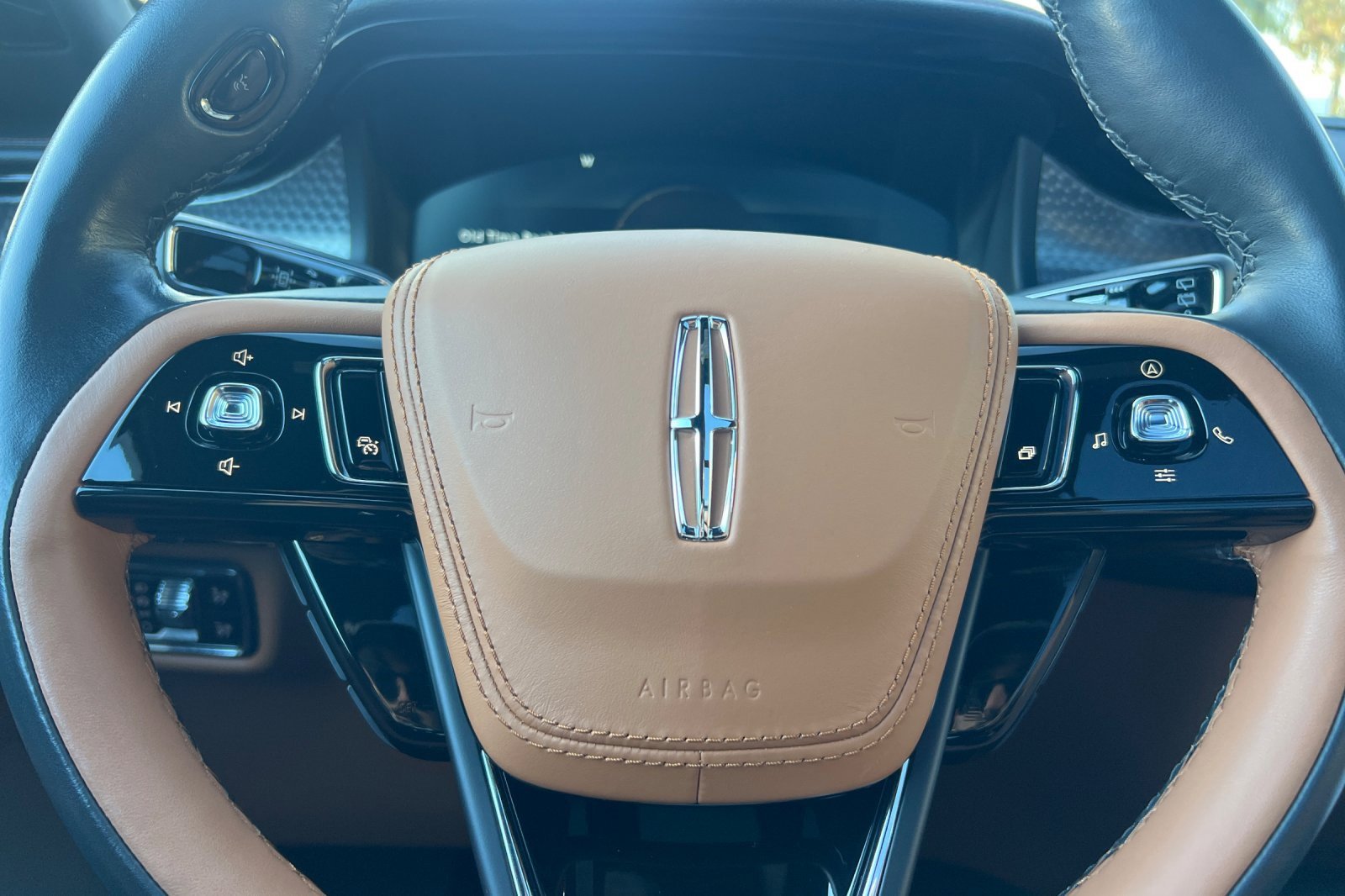 Certified 2023 Lincoln Aviator Black Label Grand Touring w/ Class IV Trailer Tow Package image 25