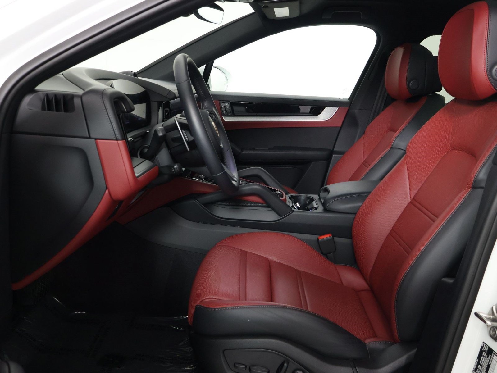 Certified 2026 Porsche Cayenne Coupe AWD/4WD image 5