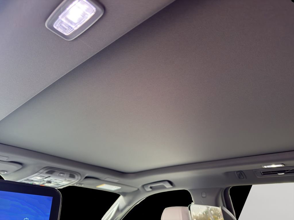 New 2026 Chevrolet Suburban Premier image 26