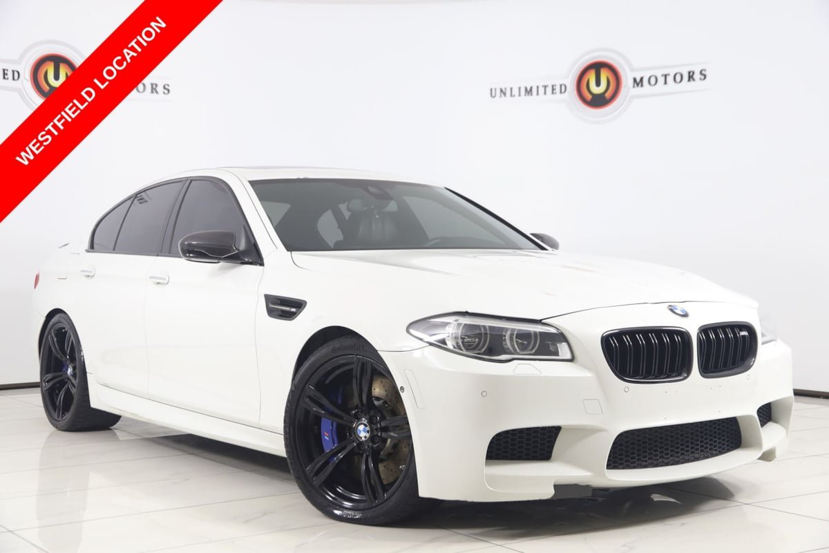 Used 2015 BMW M5 RWD image 1
