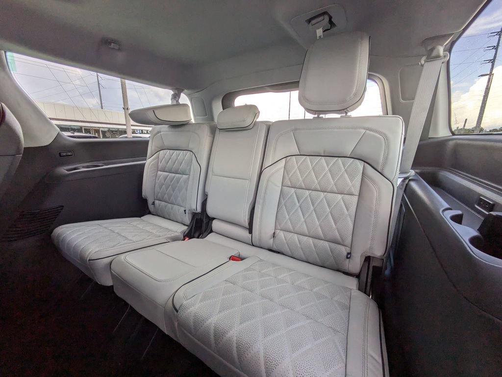 New 2027 Lincoln Navigator L Black Label AWD/4WD image 14
