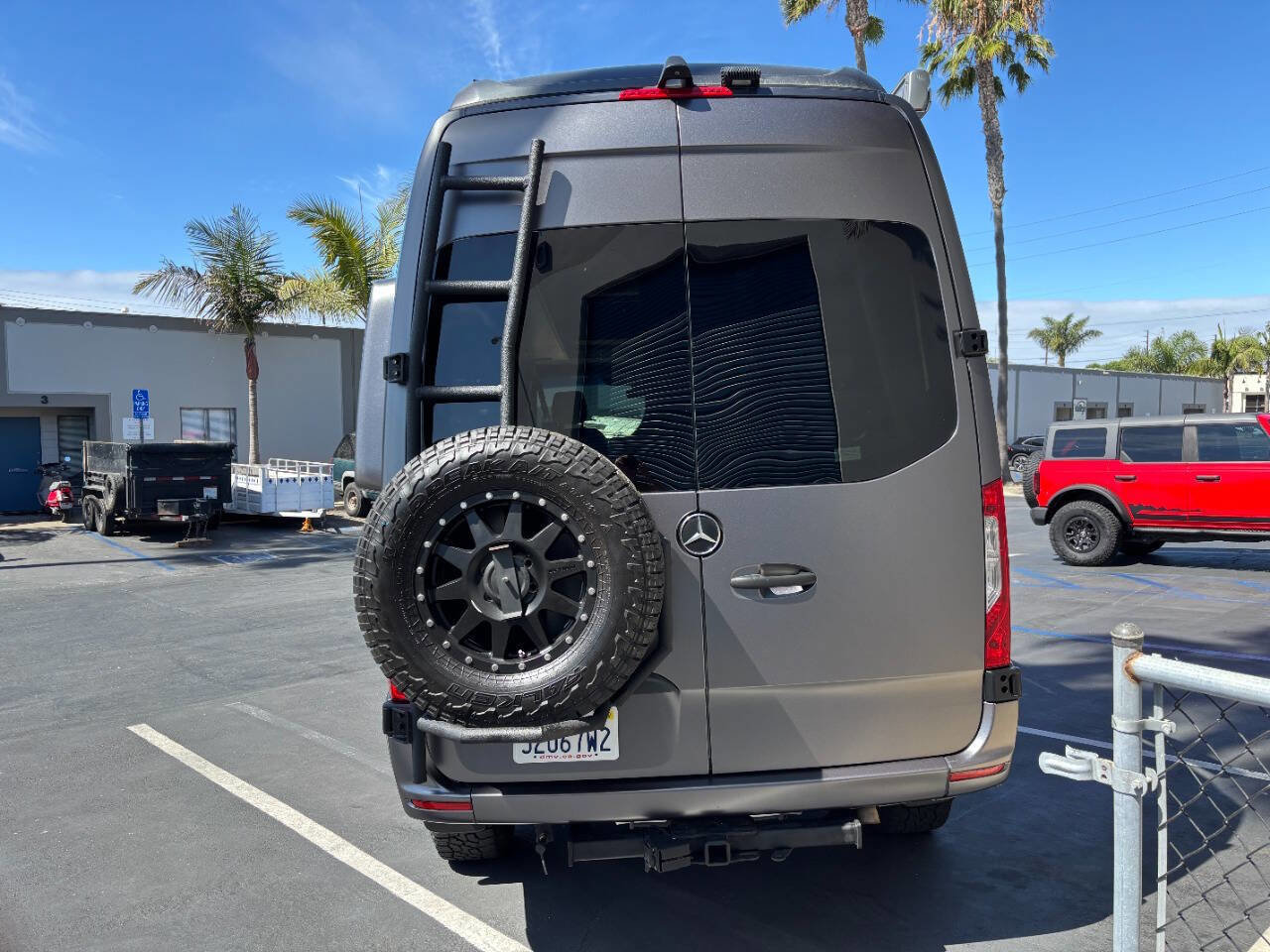 Used 2019 Mercedes-Benz Sprinter 4x4 144 w/ Comfort Plus Package image 4