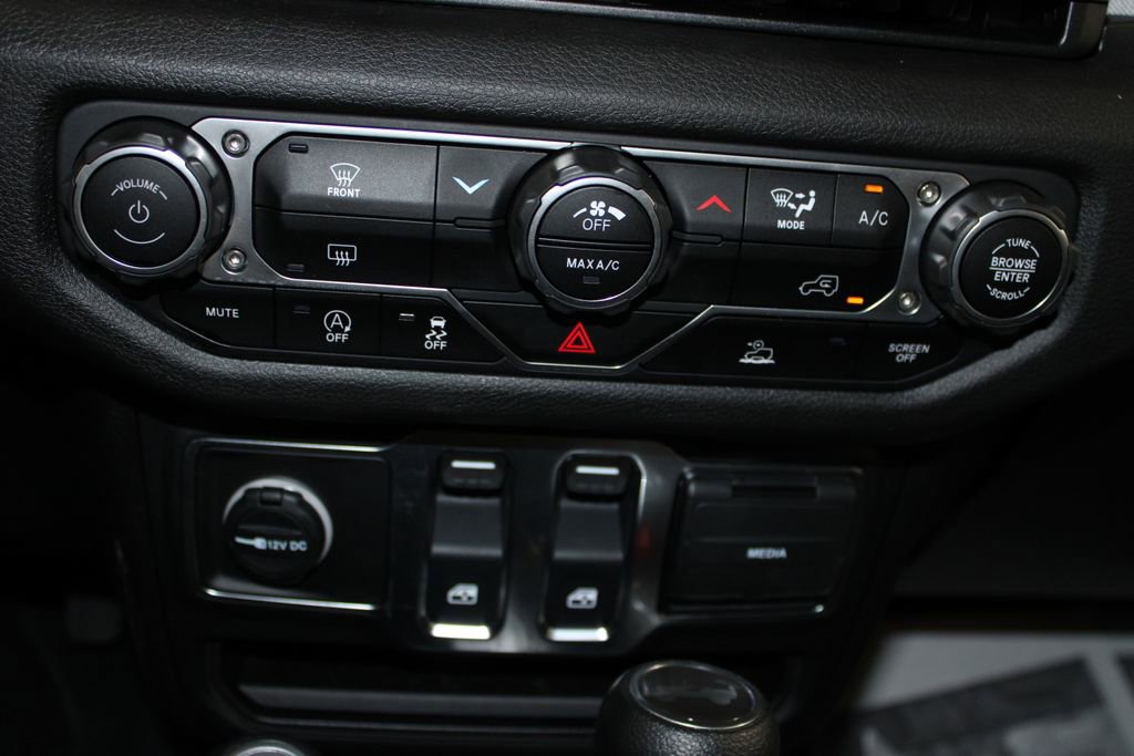 Used 2024 Jeep Wrangler Sport S image 32