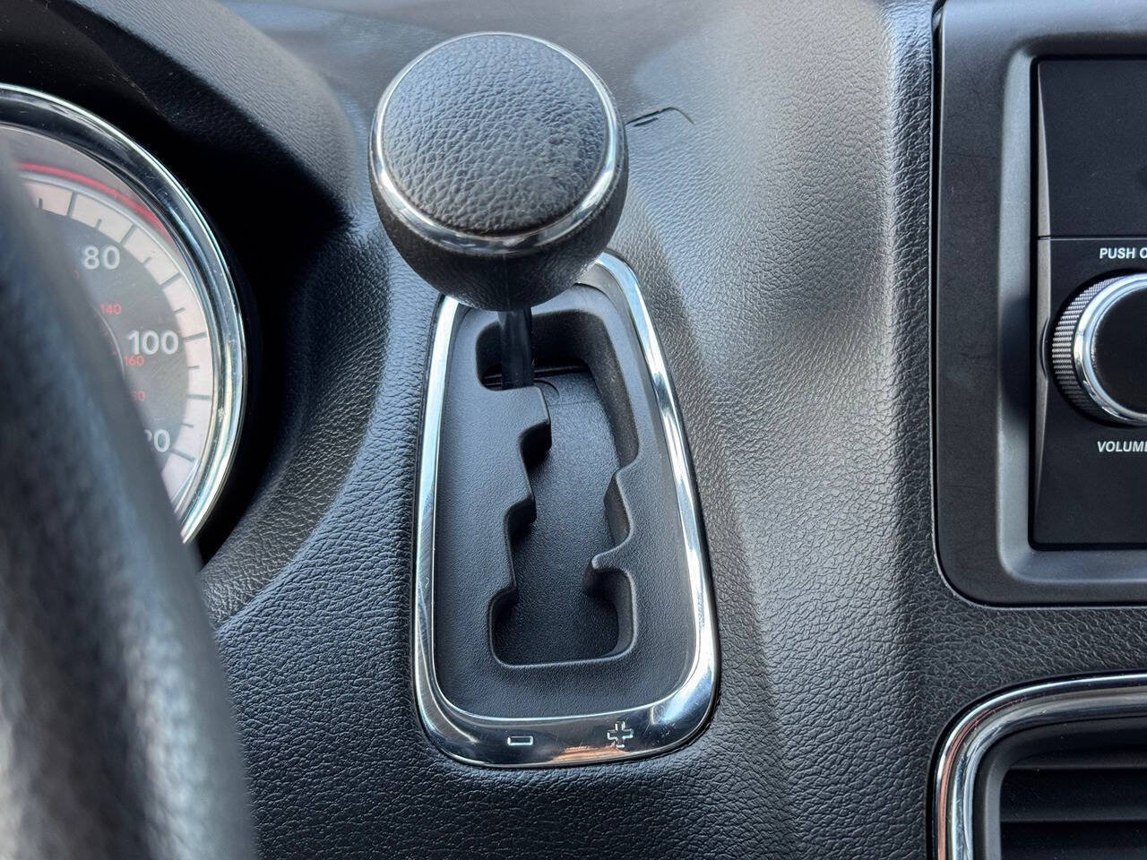 Used 2014 RAM C/V Tradesman FWD image 32