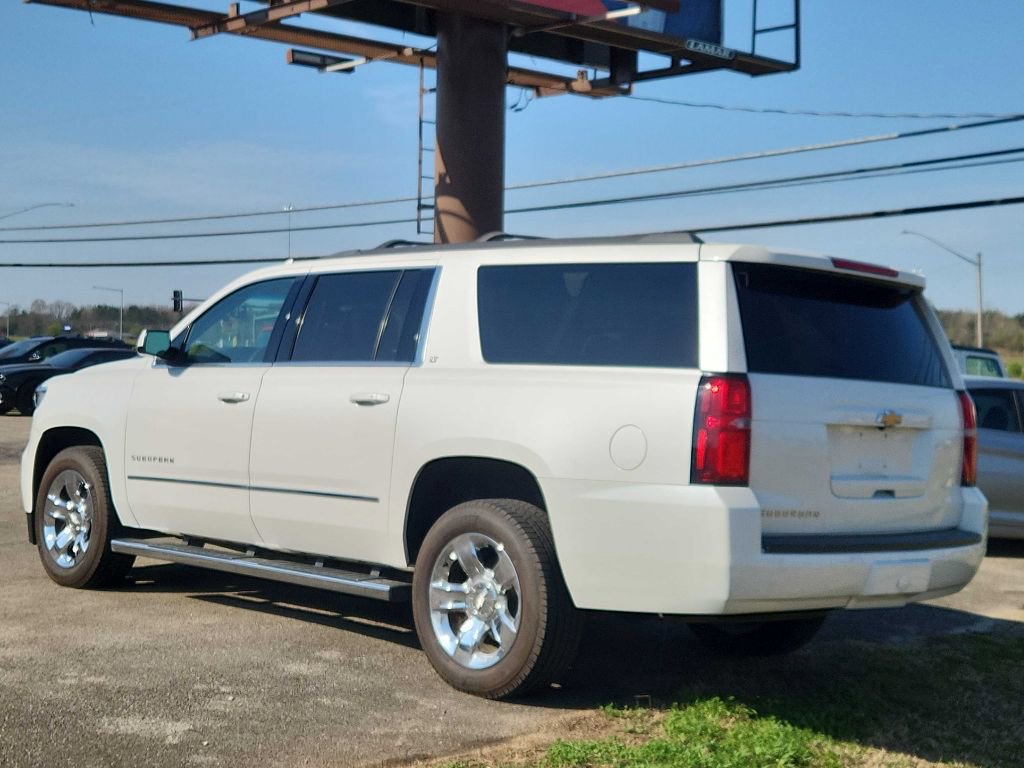 Used 2017 Chevrolet Suburban LT w/ LT Signature Package image 2