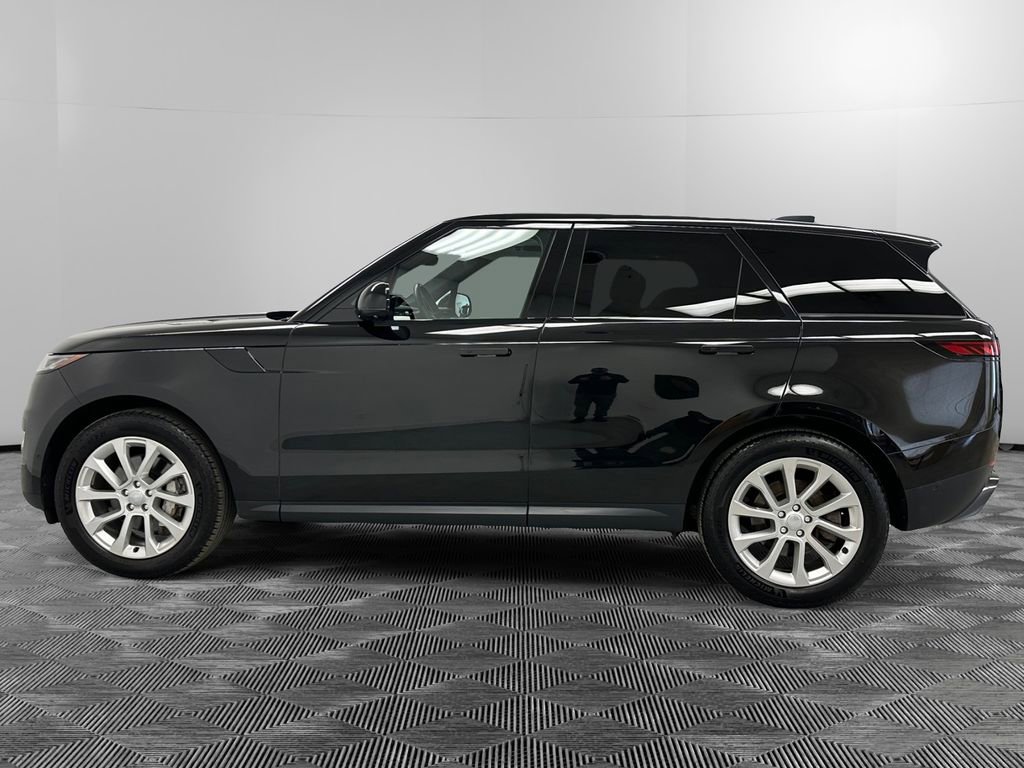 Used 2023 Land Rover Range Rover Sport SE image 2