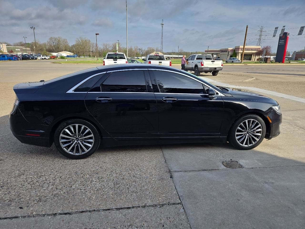 Used 2019 Lincoln MKZ Premiere AWD/4WD image 5