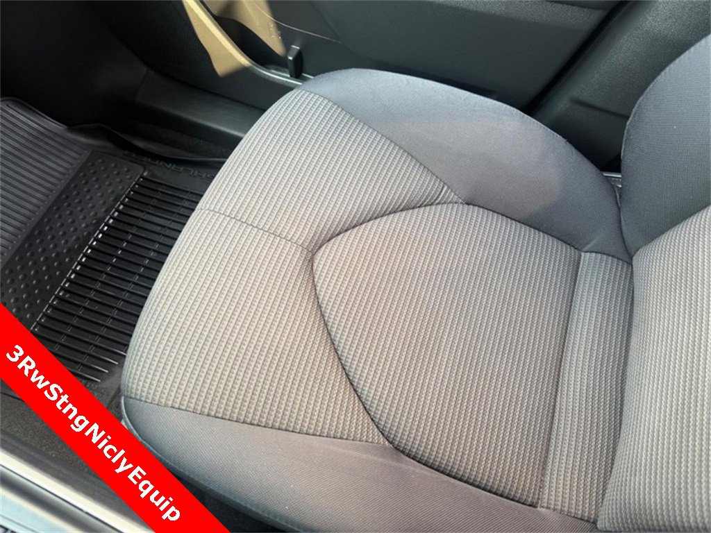 Used 2023 Toyota Highlander LE image 28