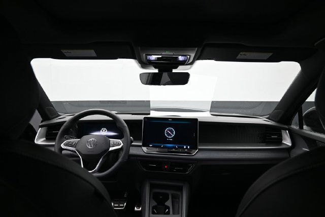 New 2026 Volkswagen Tiguan SE R-Line AWD/4WD image 10