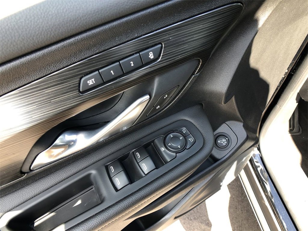 Used 2020 GMC Terrain SLT w/ Preferred Package image 14