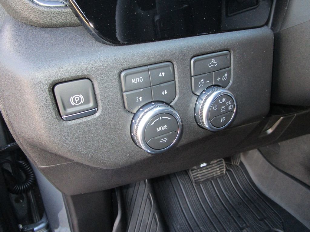 New 2026 GMC Sierra 1500 Elevation image 32