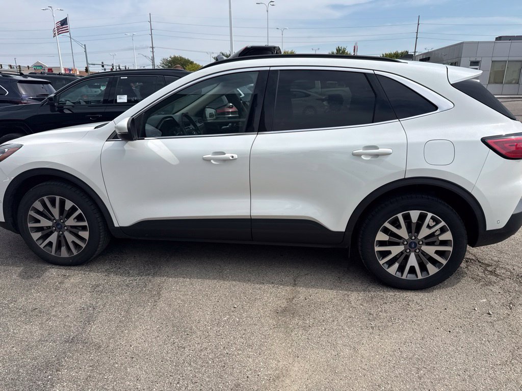 Used 2020 Ford Escape Titanium AWD/4WD image 9